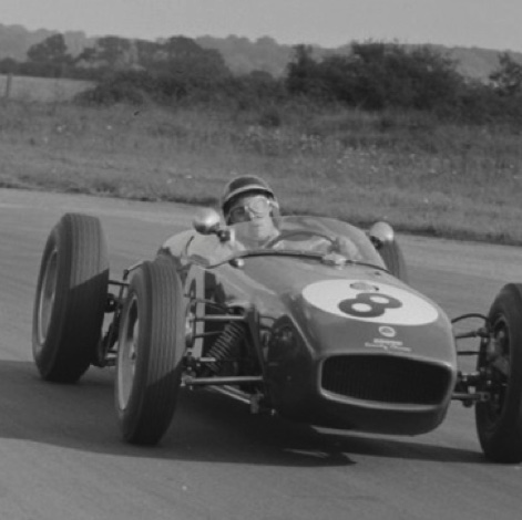 Lombank Trophy: déjà une attitude caracéristique au volant...